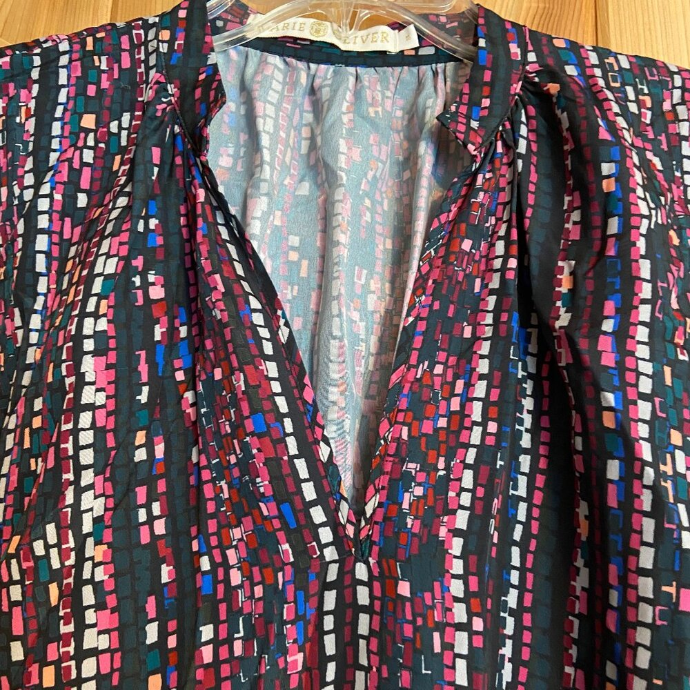 Marie Oliver Women’s V-neck Multi Colored Geometric Print LS Blouse Size Medium